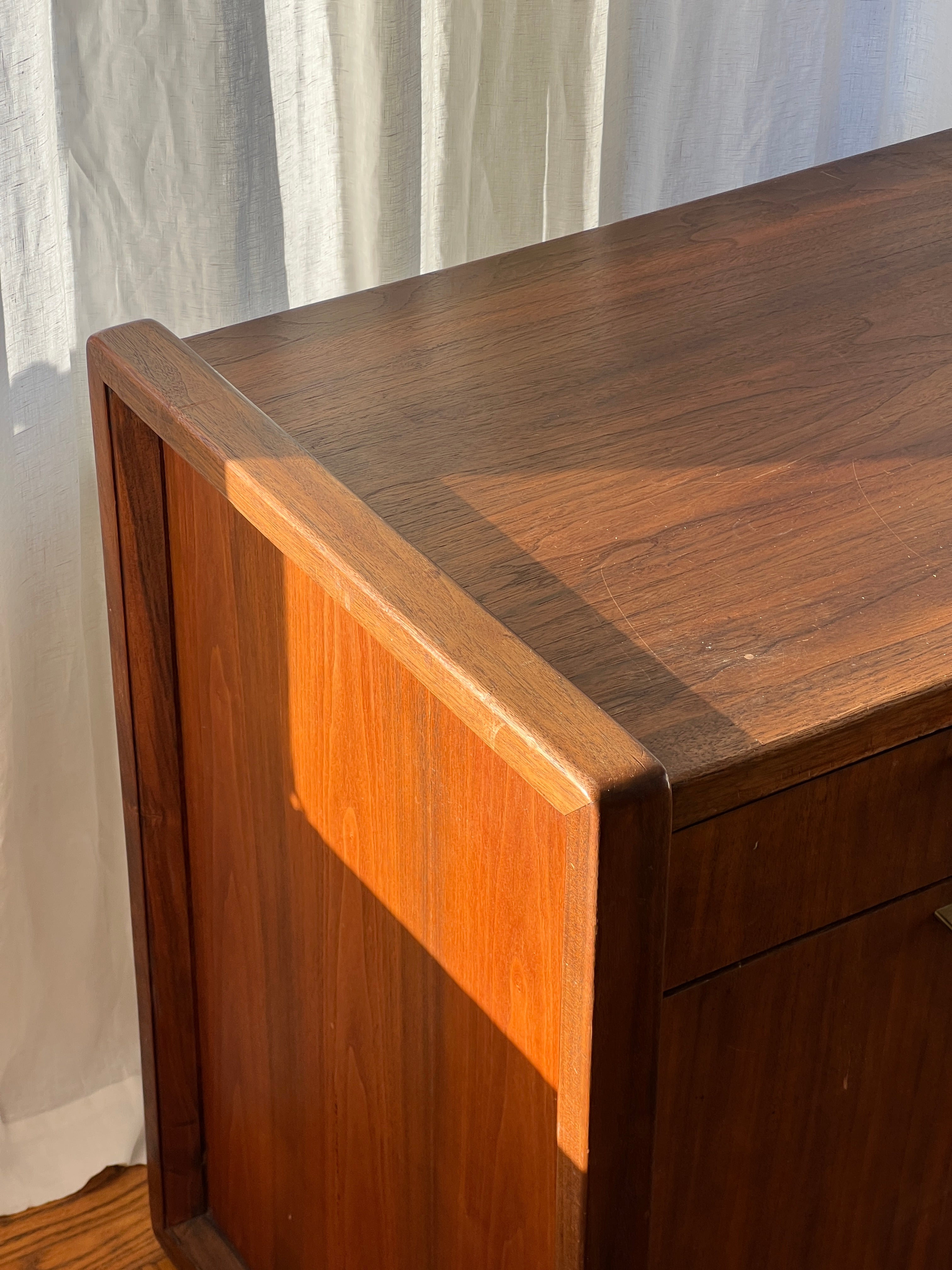 1960s Mid-Century Walnut Wood Credenza