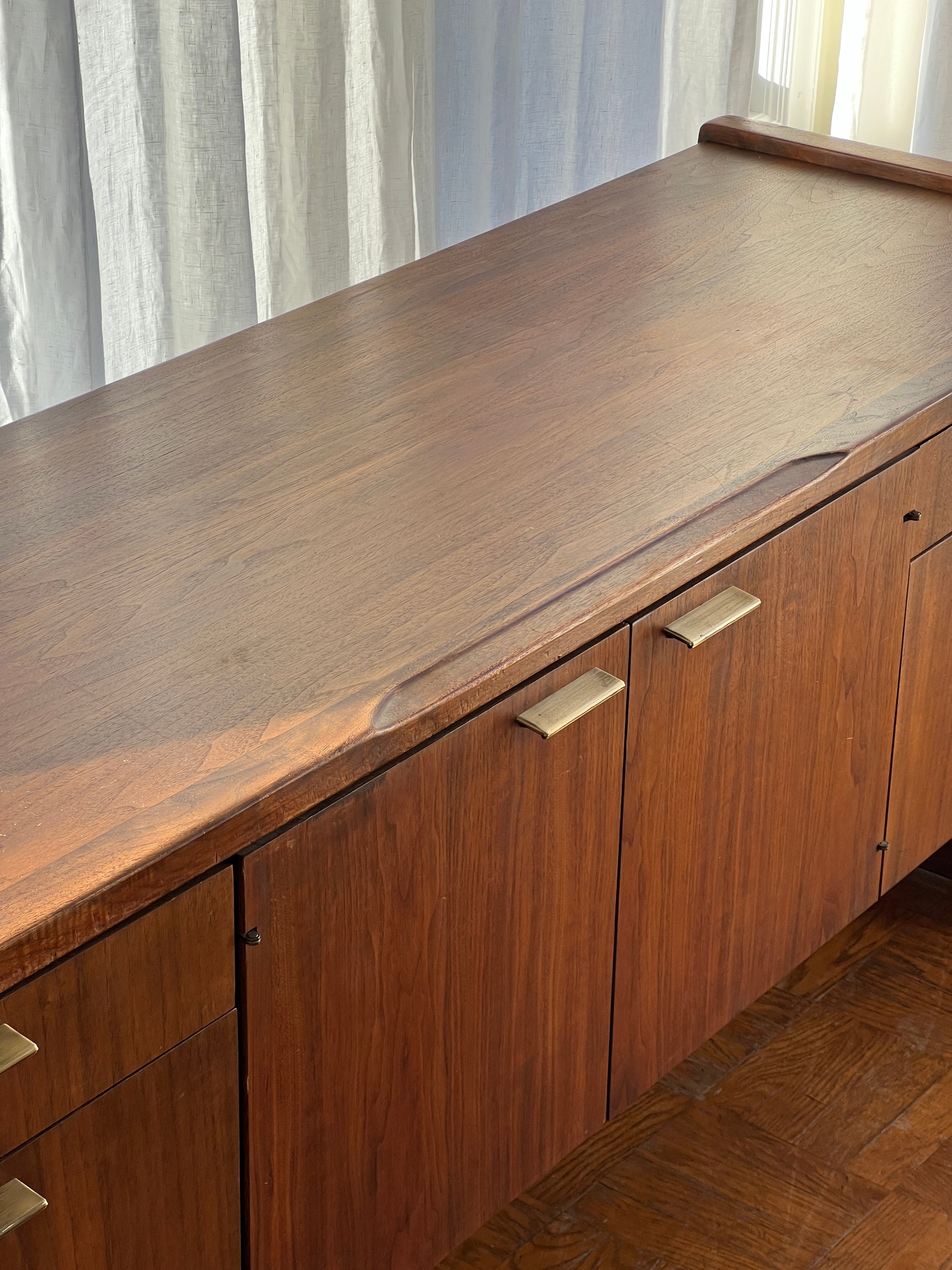 1960s Mid-Century Walnut Wood Credenza