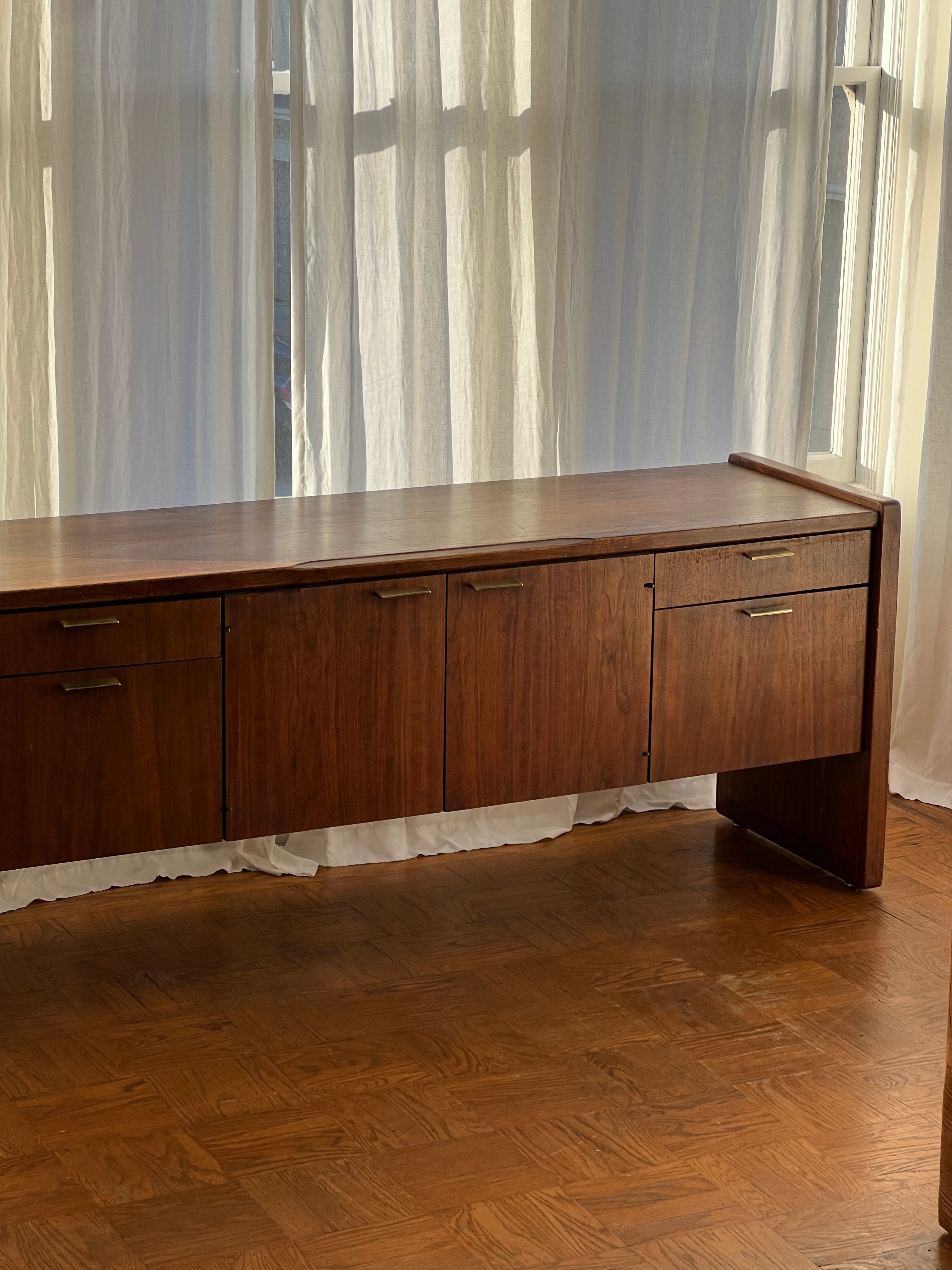 1960s Mid-Century Walnut Wood Credenza