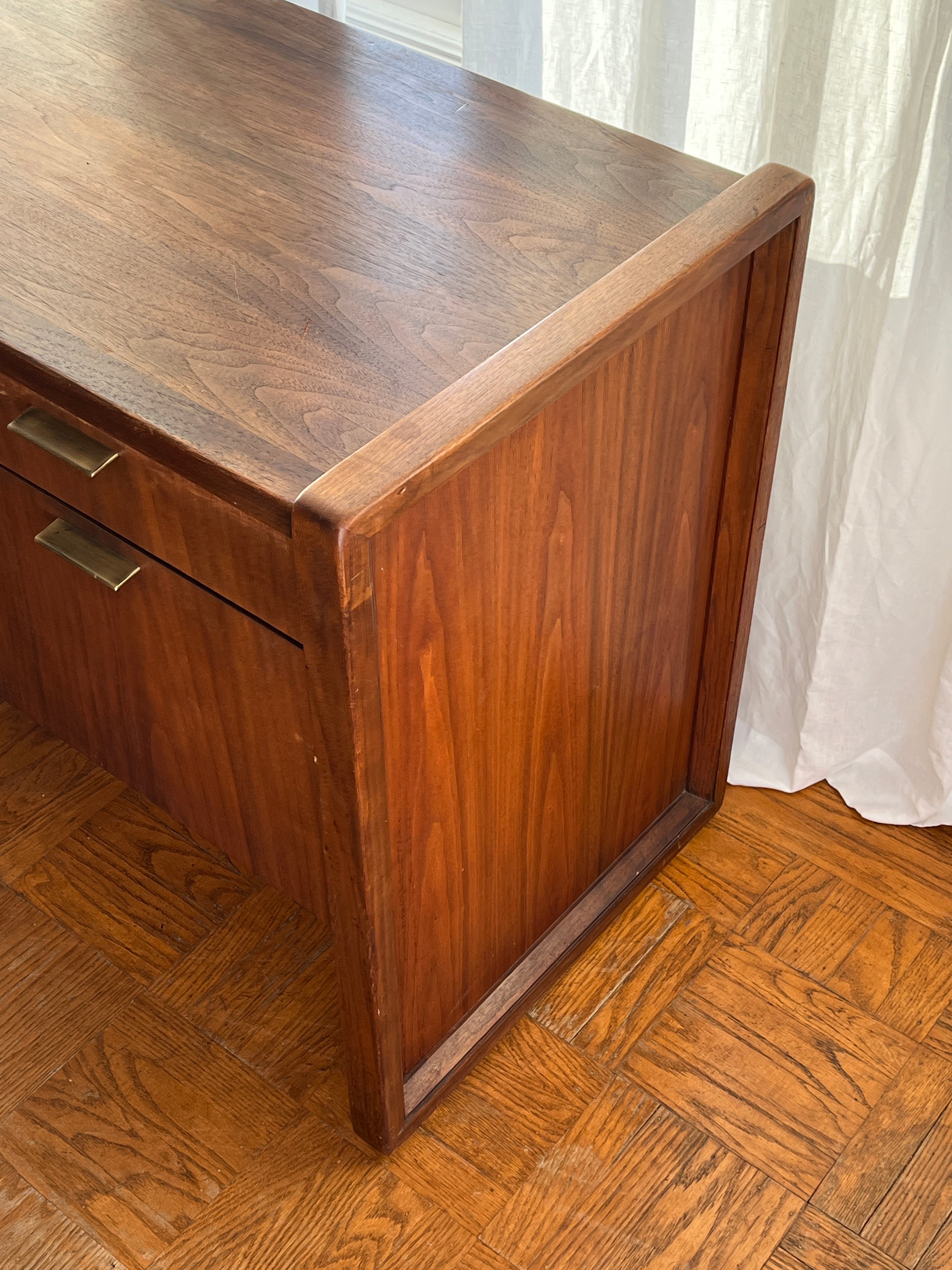 1960s Mid-Century Walnut Wood Credenza