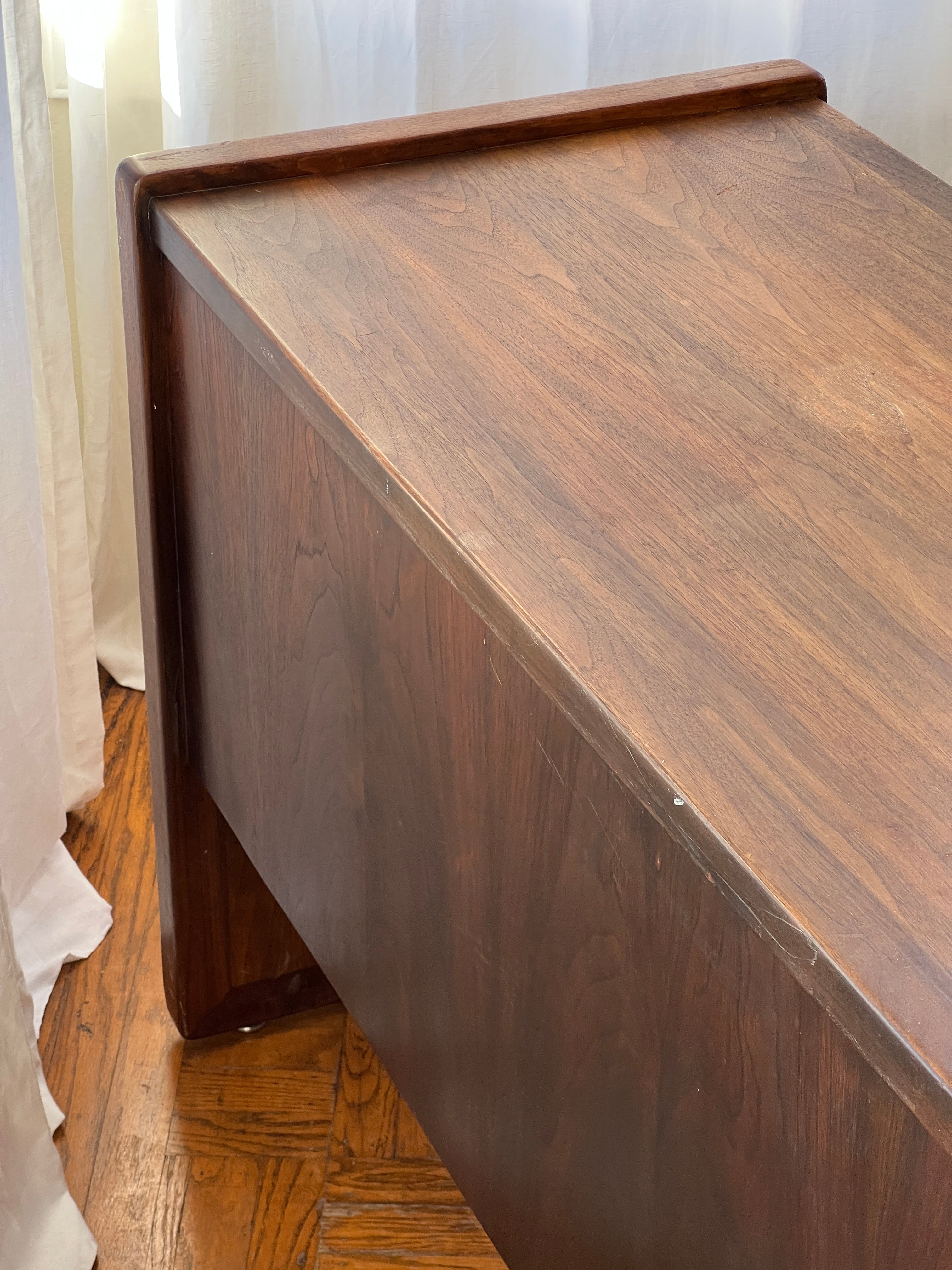 1960s Mid-Century Walnut Wood Credenza