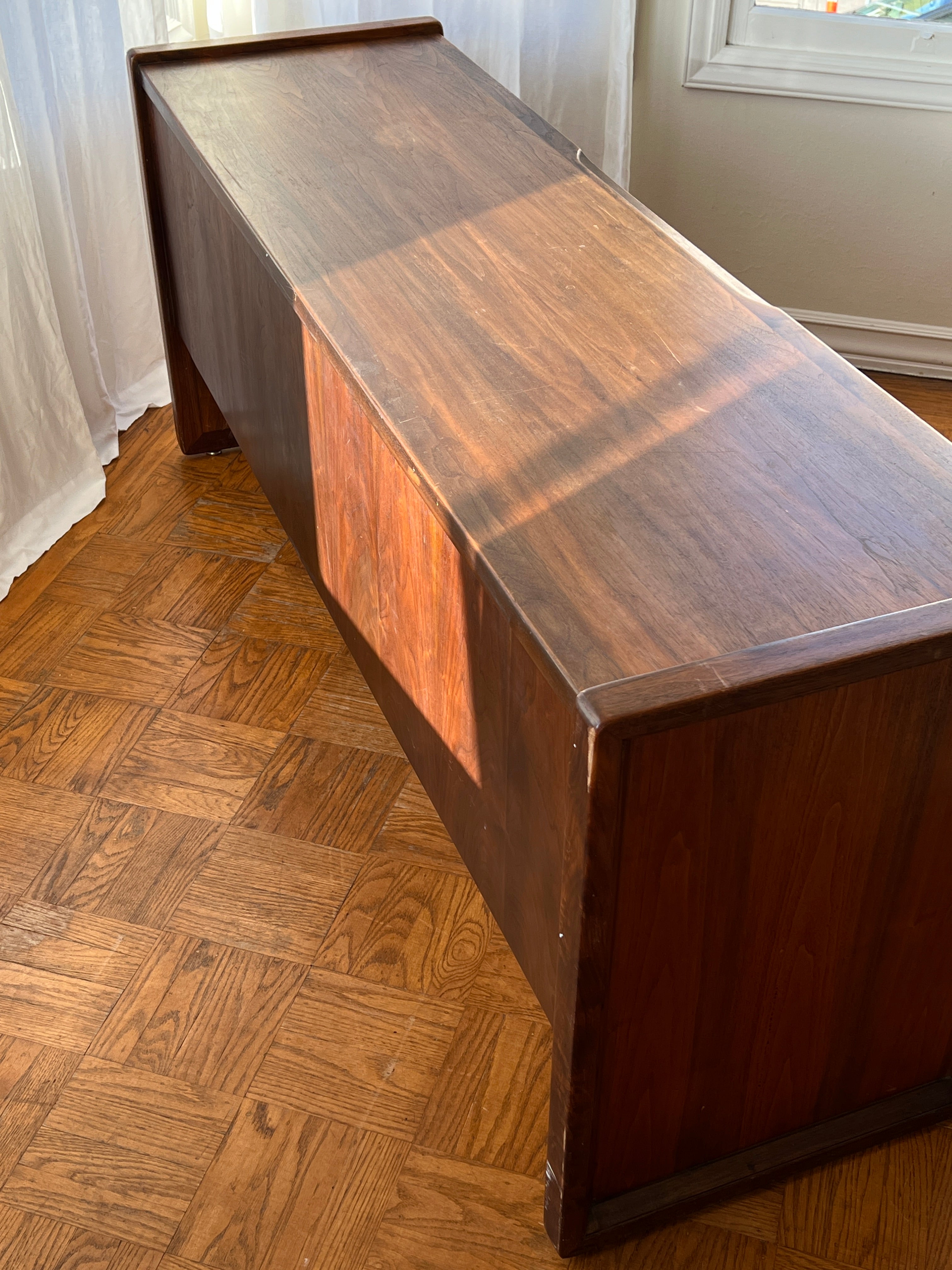 1960s Mid-Century Walnut Wood Credenza