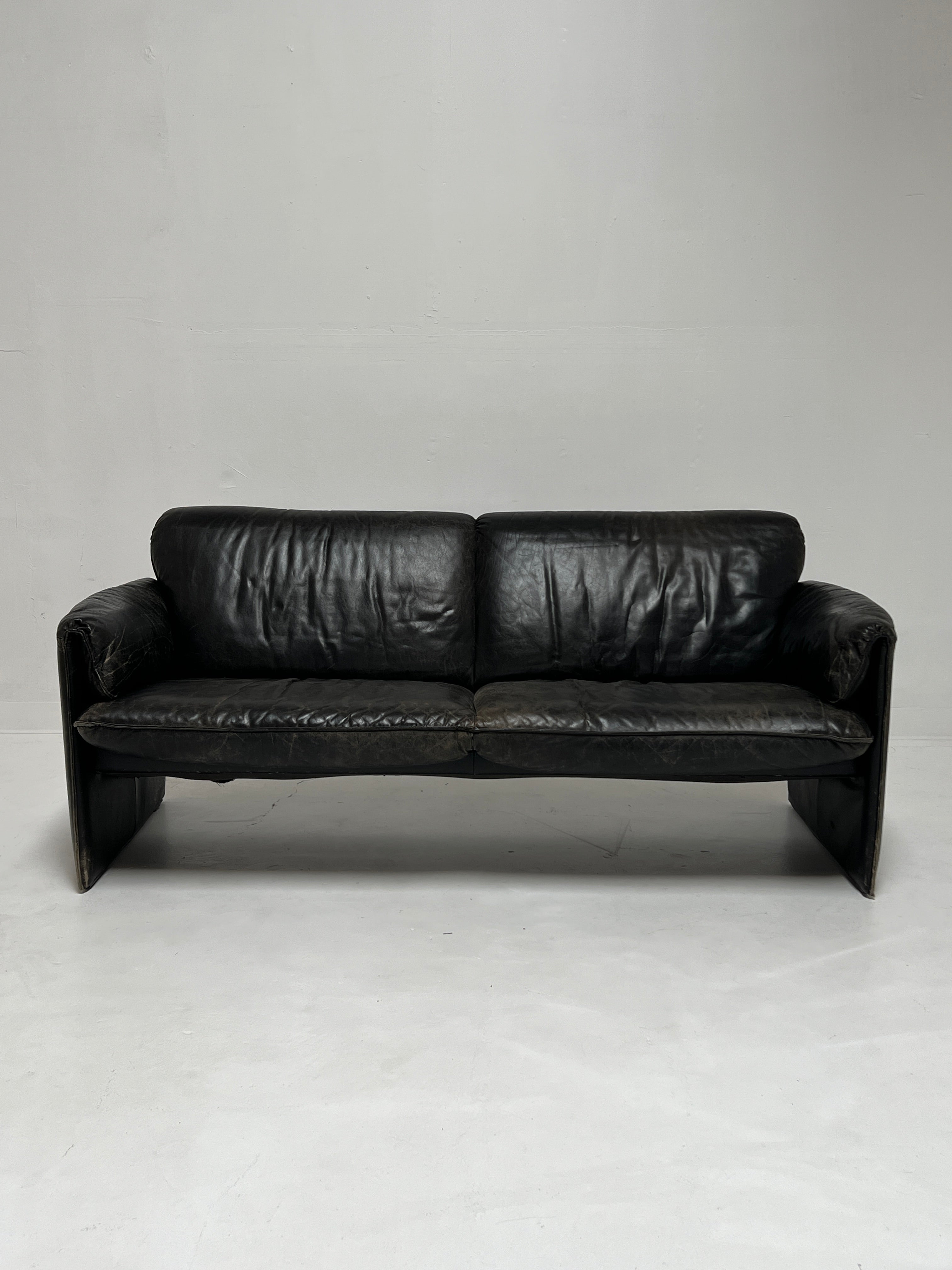 Leolux Bora Bora Black Leather Loveseat