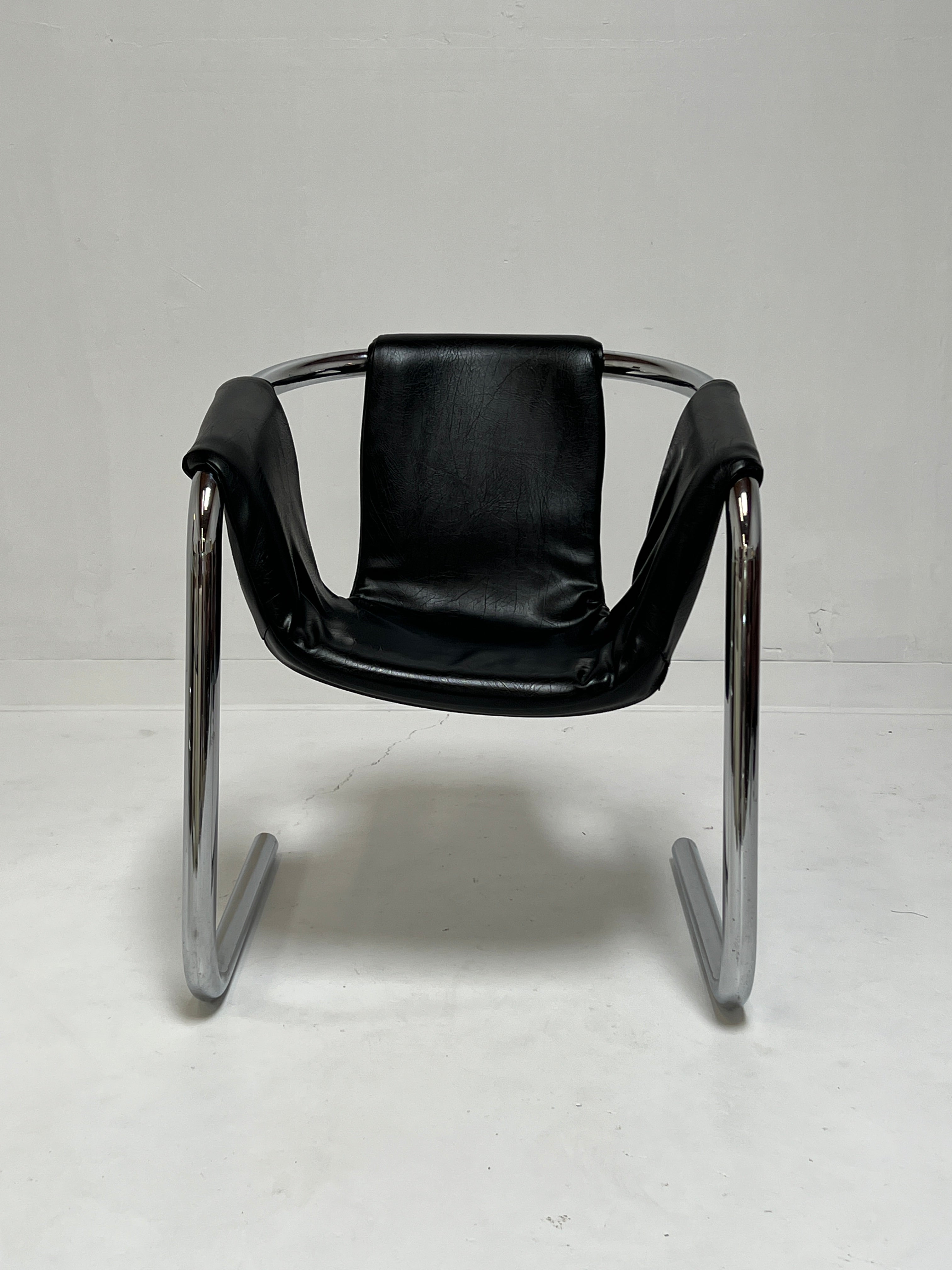 1970s Chrome Vecta Zermatt Sling Black Leather Lounge Chair